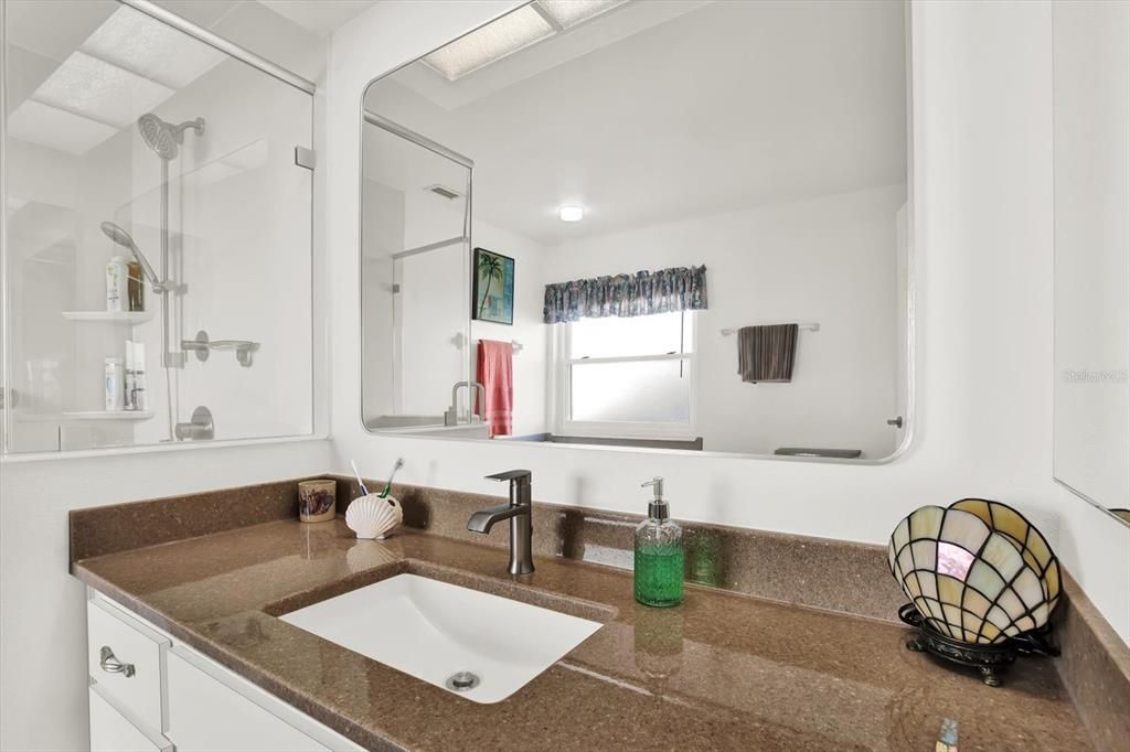 For Sale: $299,000 (2 beds, 2 baths, 1529 Square Feet)