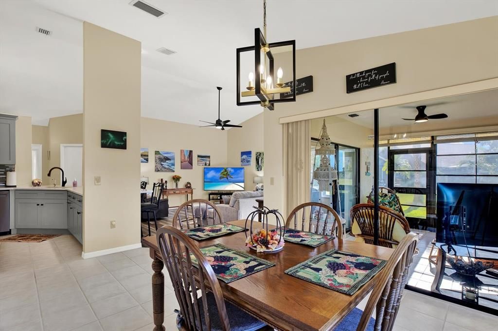 For Sale: $299,000 (2 beds, 2 baths, 1529 Square Feet)