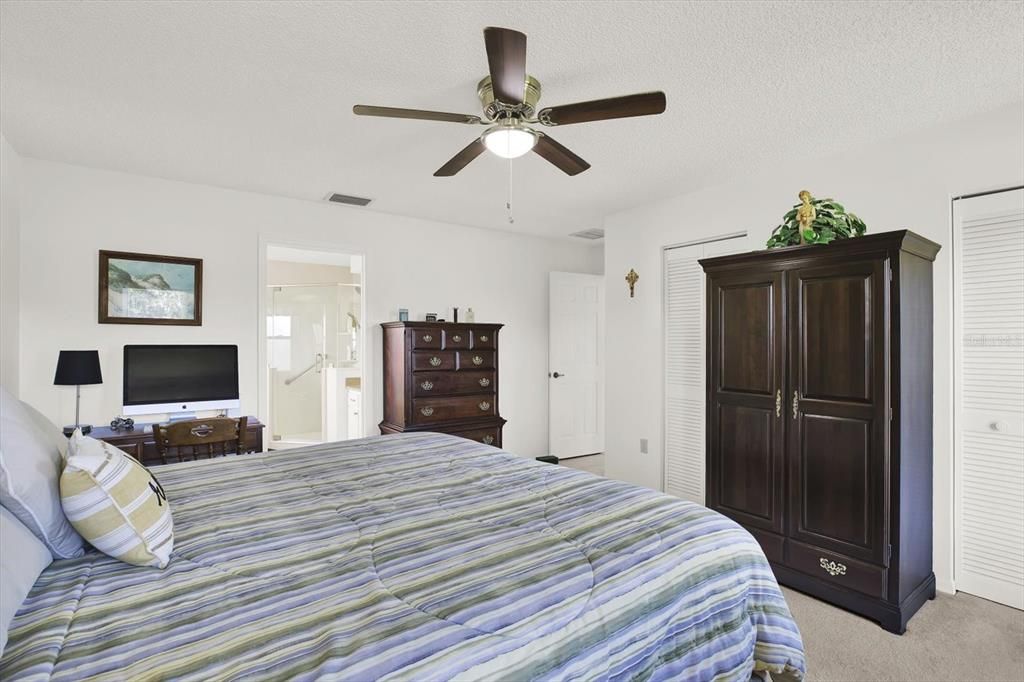 For Sale: $299,000 (2 beds, 2 baths, 1529 Square Feet)