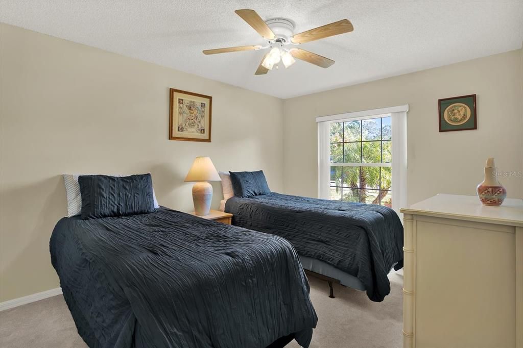 For Sale: $299,000 (2 beds, 2 baths, 1529 Square Feet)