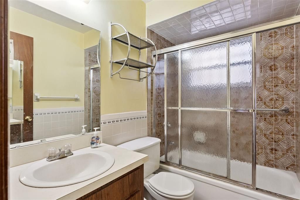 Activo con contrato: $299,000 (3 camas, 2 baños, 1520 Pies cuadrados)