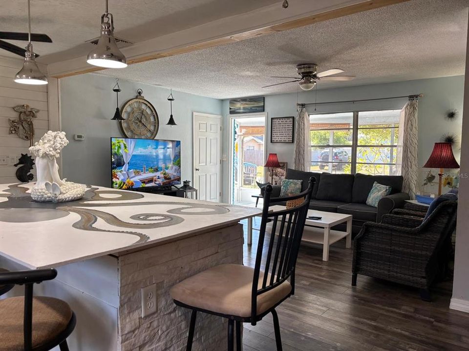 待售: $384,000 (3 贝兹, 2 浴室, 1080 平方英尺)