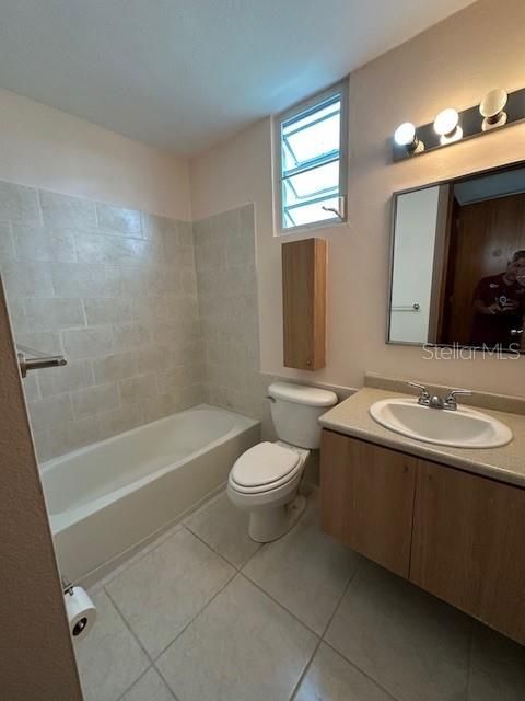 Active With Contract: $170,000 (3 beds, 2 baths, 1041 Square Feet)