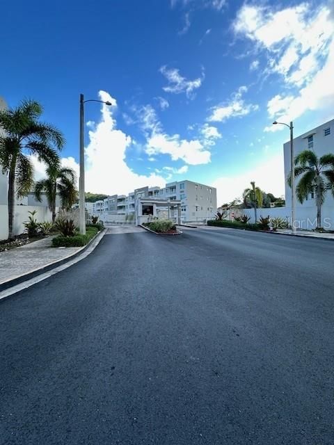 Active With Contract: $170,000 (3 beds, 2 baths, 1041 Square Feet)