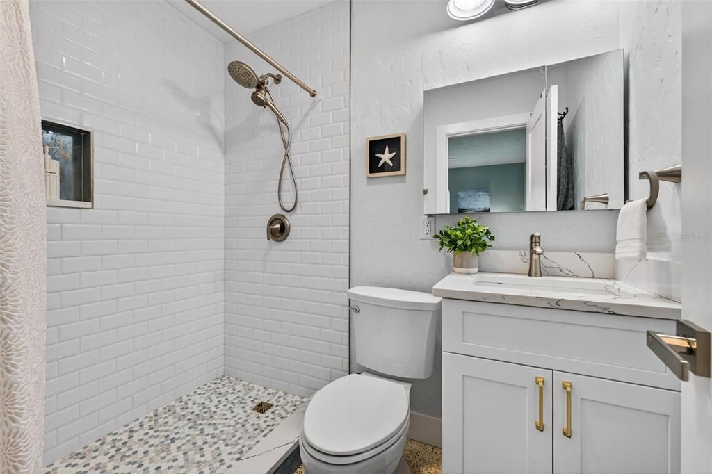 Под контрактом: $475,000 (3 спален, 3 ванн, 1507 Квадратных фут)