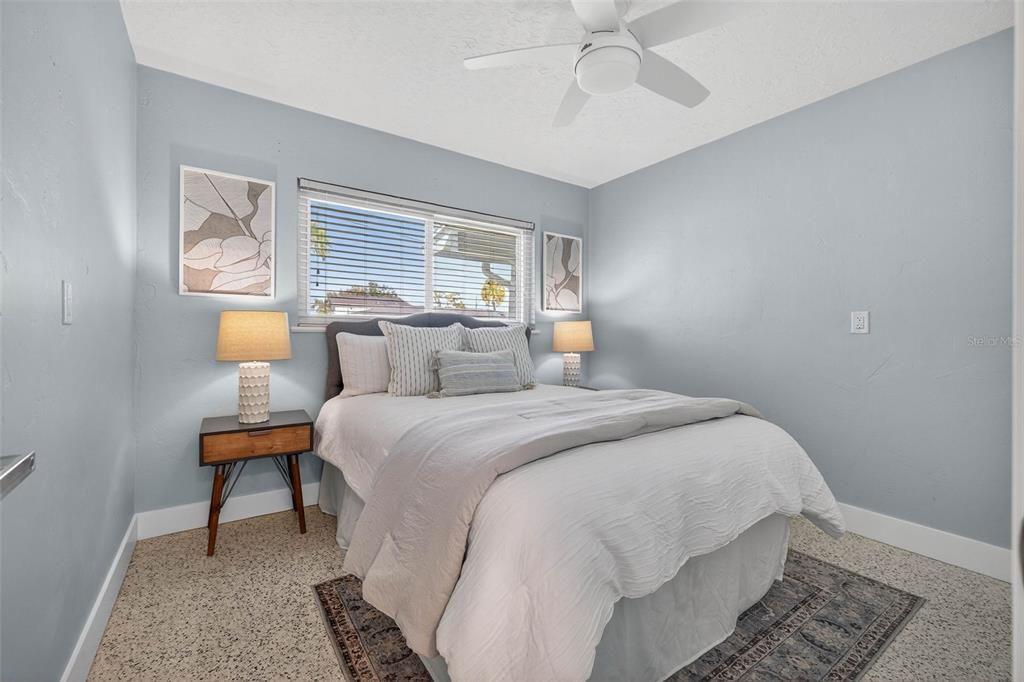 Под контрактом: $475,000 (3 спален, 3 ванн, 1507 Квадратных фут)