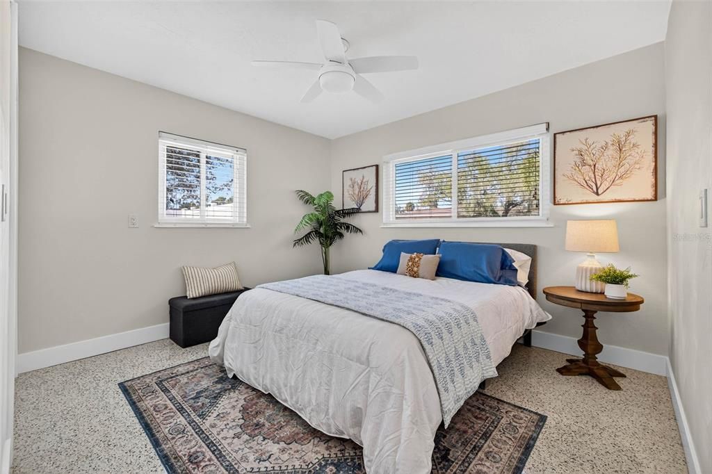 Под контрактом: $475,000 (3 спален, 3 ванн, 1507 Квадратных фут)