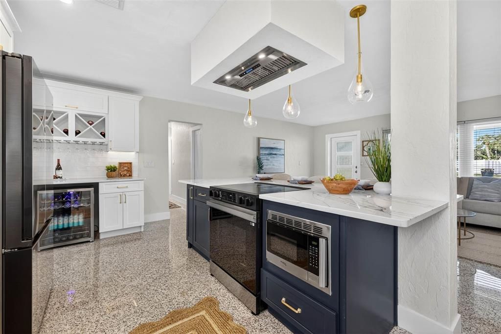 Под контрактом: $475,000 (3 спален, 3 ванн, 1507 Квадратных фут)