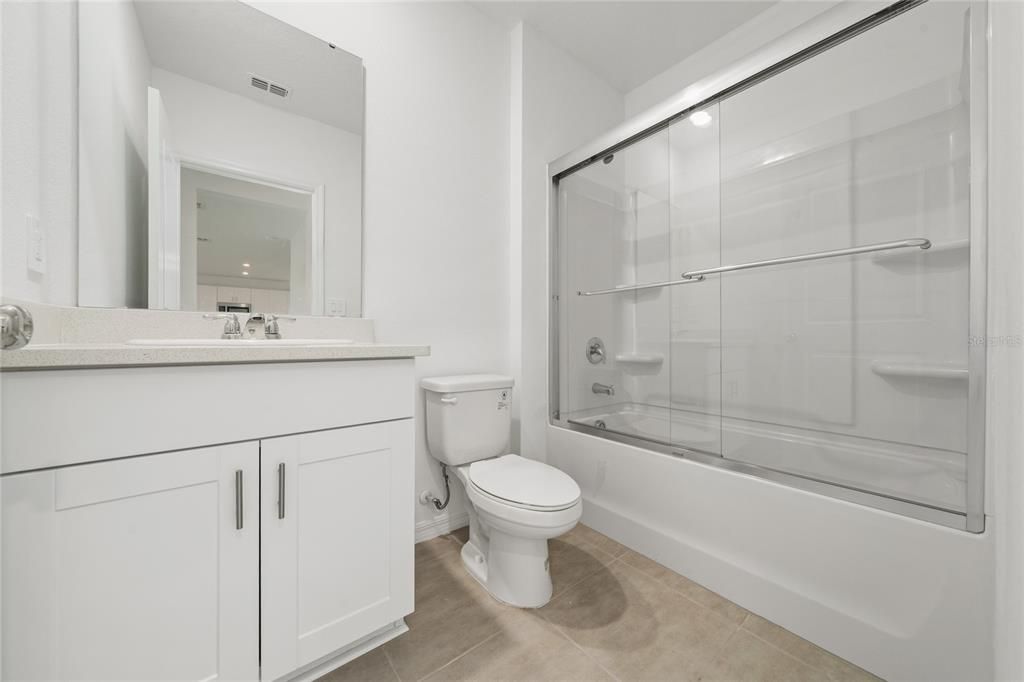 合同活跃: $2,450 (5 贝兹, 3 浴室, 2143 平方英尺)