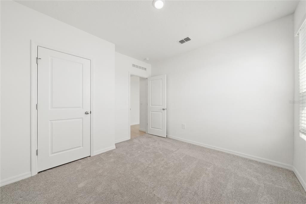 合同活跃: $2,450 (5 贝兹, 3 浴室, 2143 平方英尺)