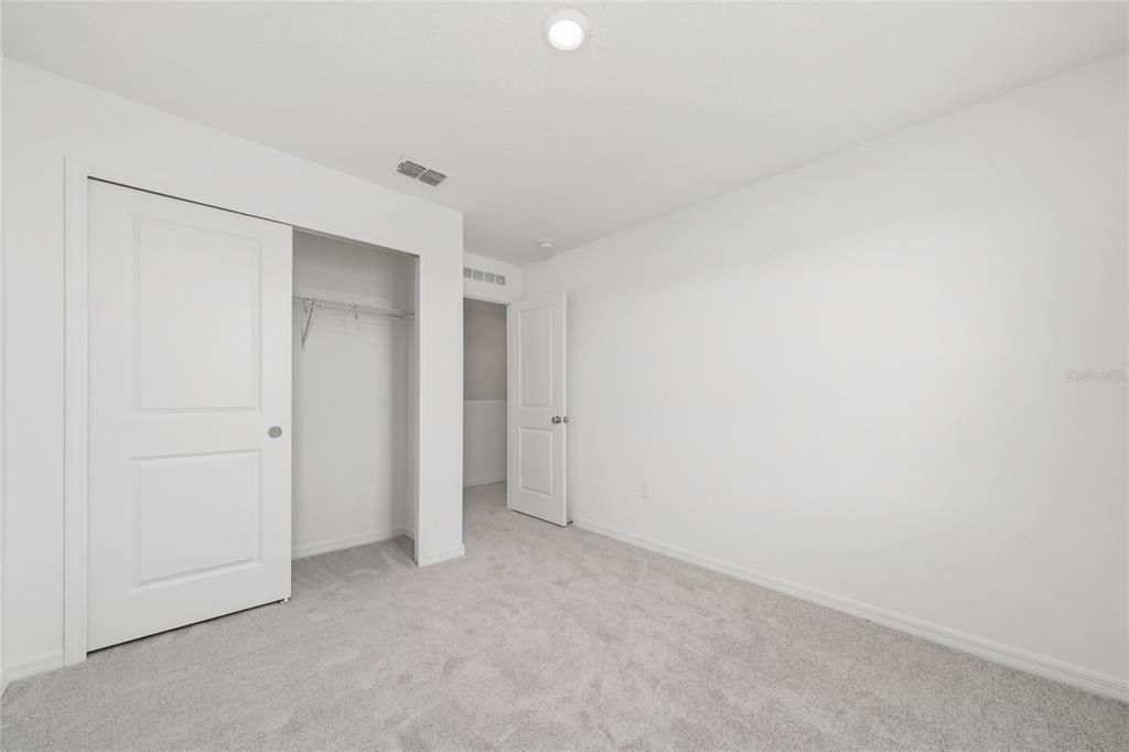 合同活跃: $2,450 (5 贝兹, 3 浴室, 2143 平方英尺)