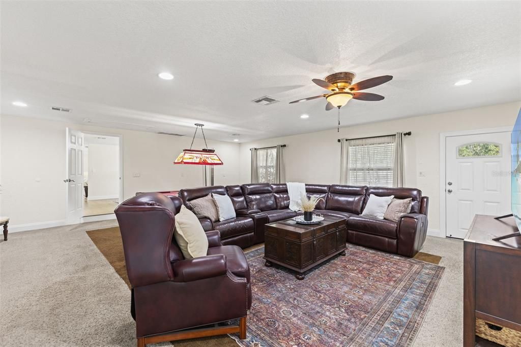 待售: $595,000 (4 贝兹, 2 浴室, 2736 平方英尺)