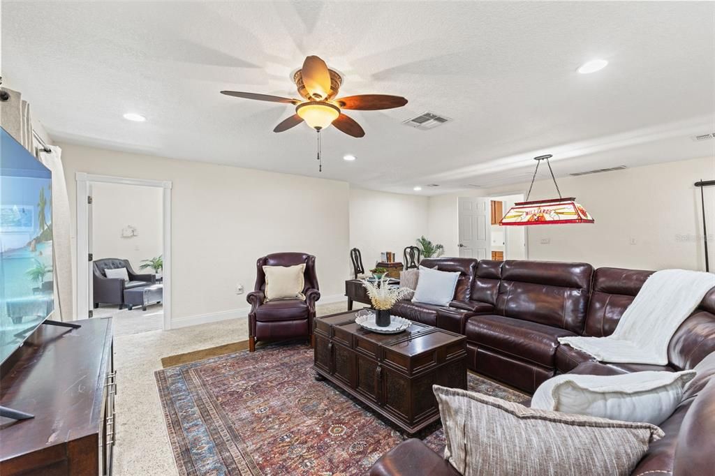 待售: $595,000 (4 贝兹, 2 浴室, 2736 平方英尺)