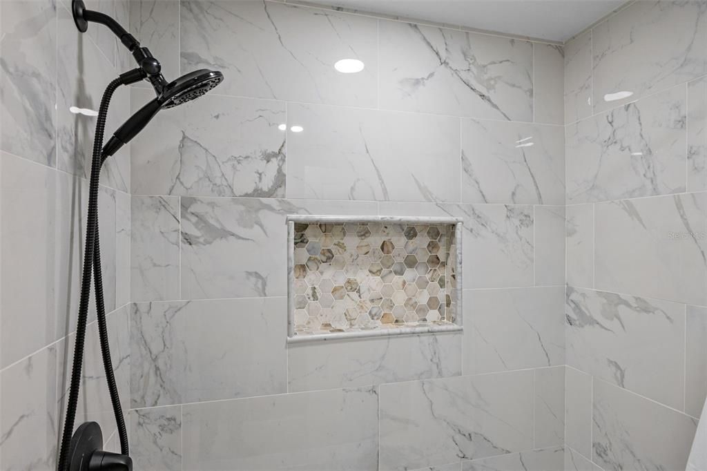 待售: $595,000 (4 贝兹, 2 浴室, 2736 平方英尺)