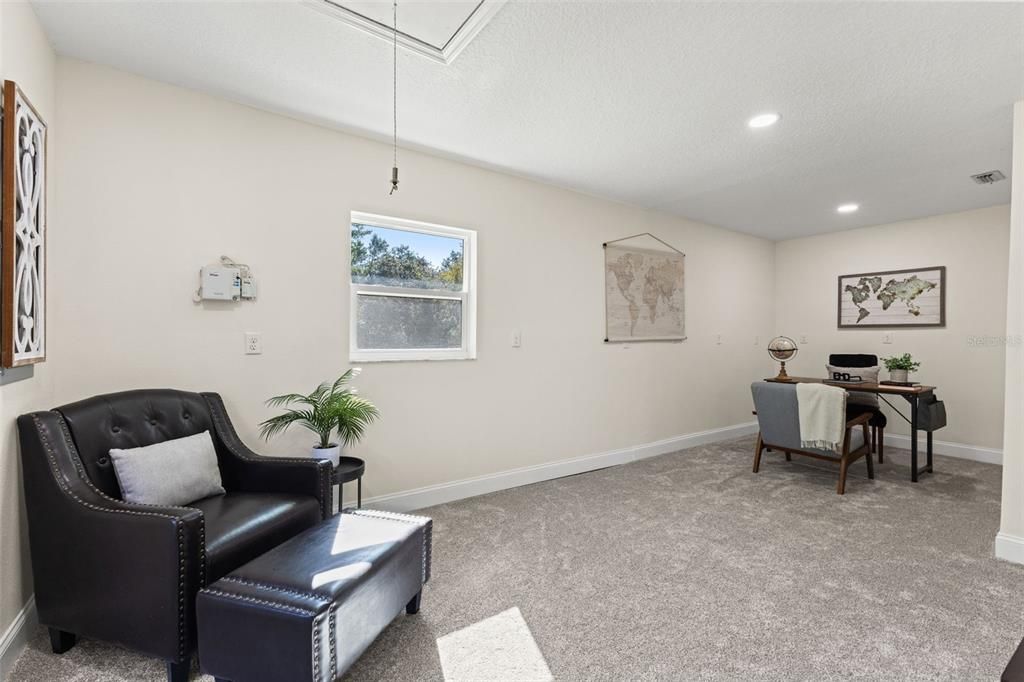 待售: $595,000 (4 贝兹, 2 浴室, 2736 平方英尺)