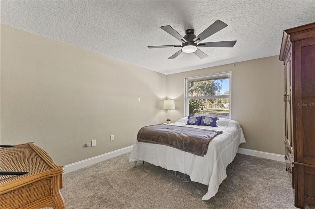 待售: $595,000 (4 贝兹, 2 浴室, 2736 平方英尺)