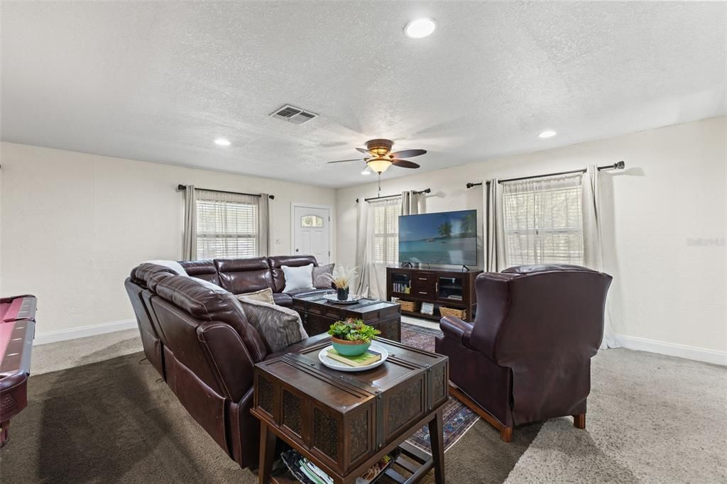 待售: $595,000 (4 贝兹, 2 浴室, 2736 平方英尺)