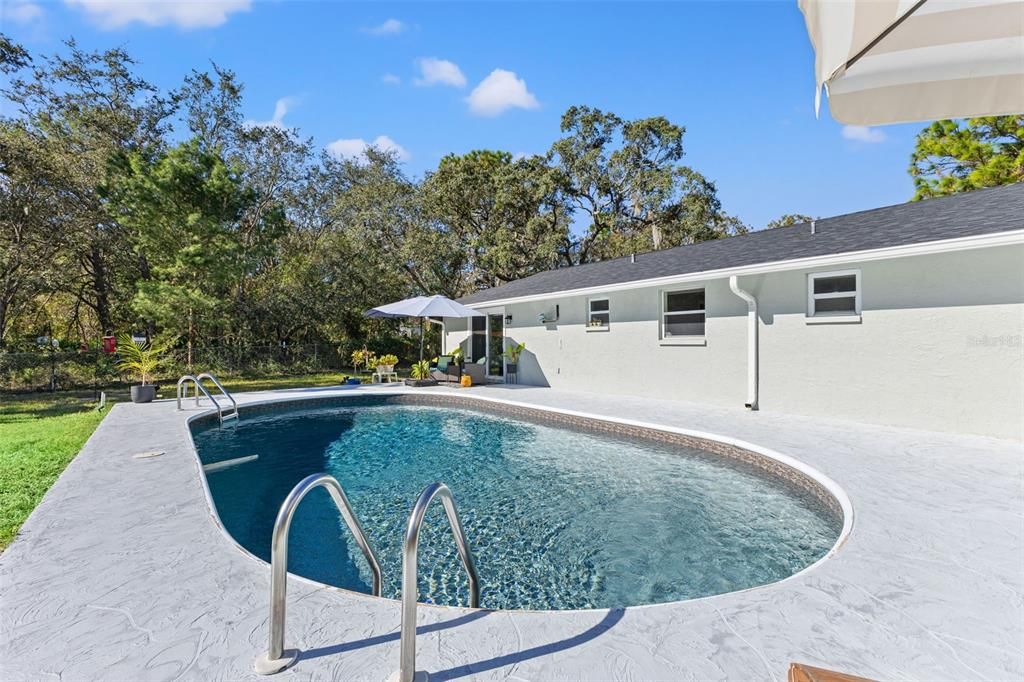 待售: $595,000 (4 贝兹, 2 浴室, 2736 平方英尺)