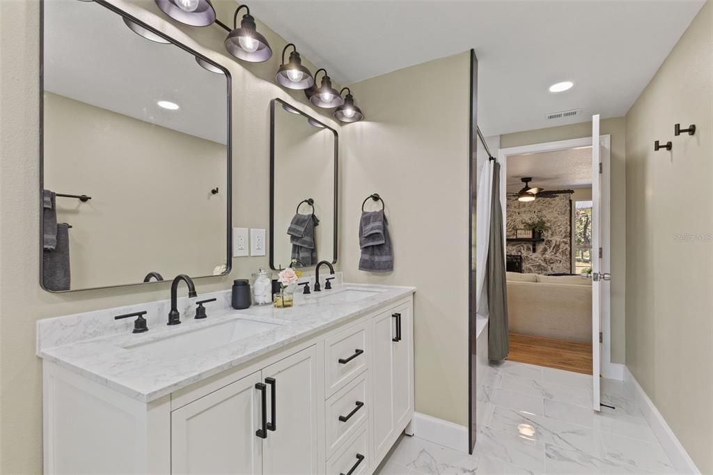 待售: $595,000 (4 贝兹, 2 浴室, 2736 平方英尺)