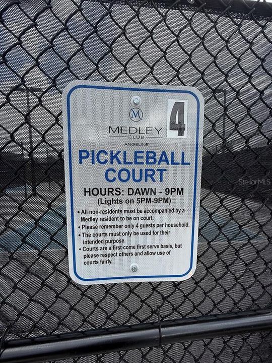 En Venta: $399,900 (3 camas, 3 baños, 2366 Pies cuadrados)