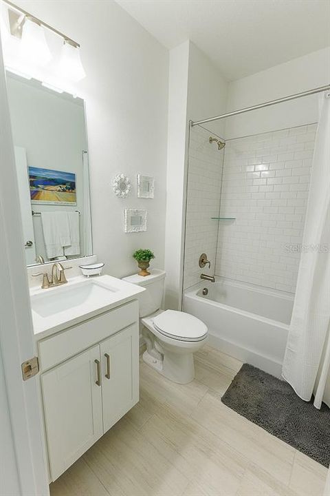 En Venta: $399,900 (3 camas, 3 baños, 2366 Pies cuadrados)