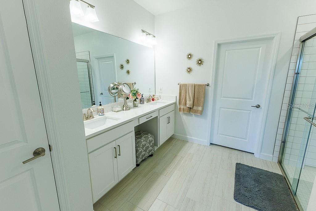 En Venta: $399,900 (3 camas, 3 baños, 2366 Pies cuadrados)