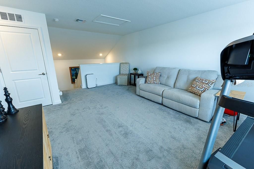 En Venta: $399,900 (3 camas, 3 baños, 2366 Pies cuadrados)