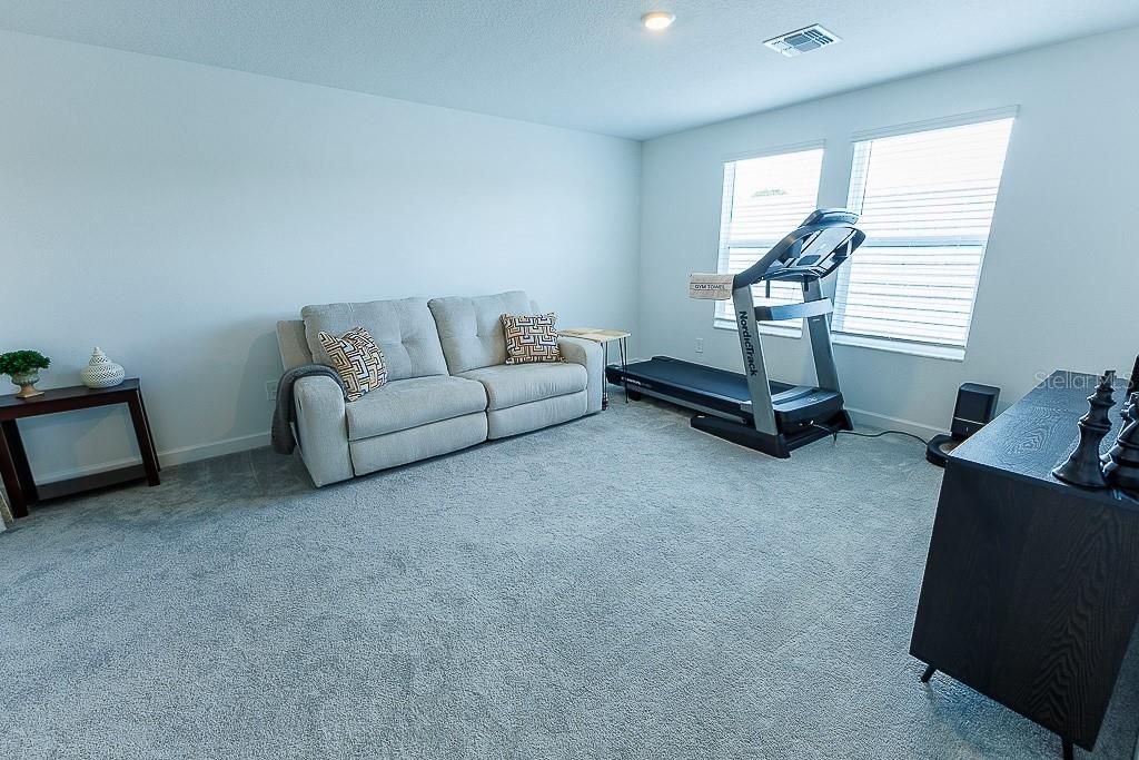 En Venta: $399,900 (3 camas, 3 baños, 2366 Pies cuadrados)