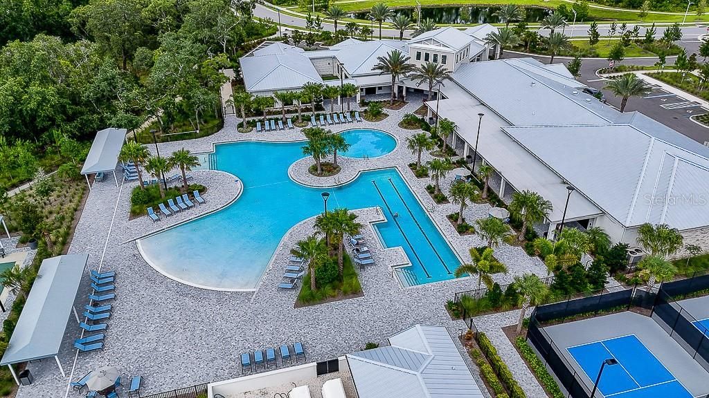 En Venta: $399,900 (3 camas, 3 baños, 2366 Pies cuadrados)