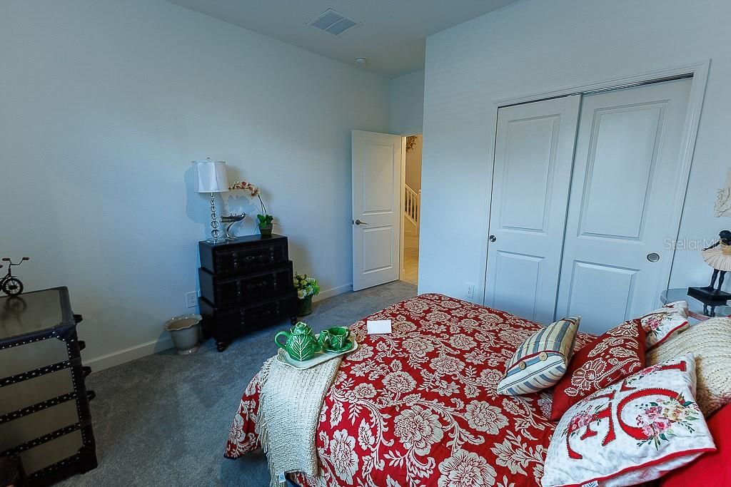 En Venta: $399,900 (3 camas, 3 baños, 2366 Pies cuadrados)