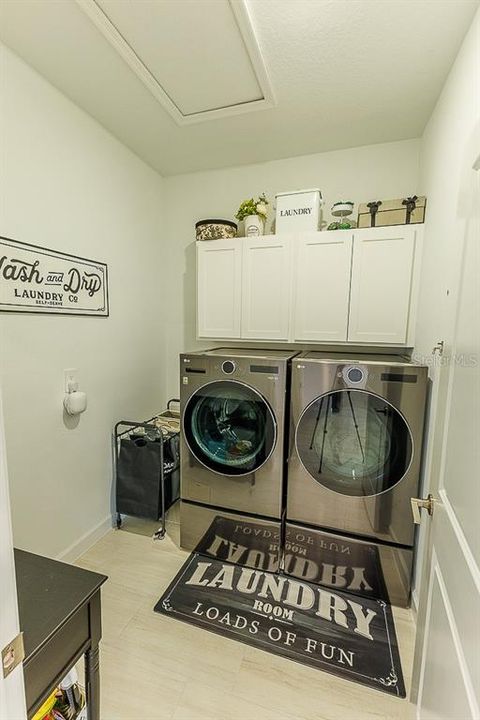 En Venta: $399,900 (3 camas, 3 baños, 2366 Pies cuadrados)