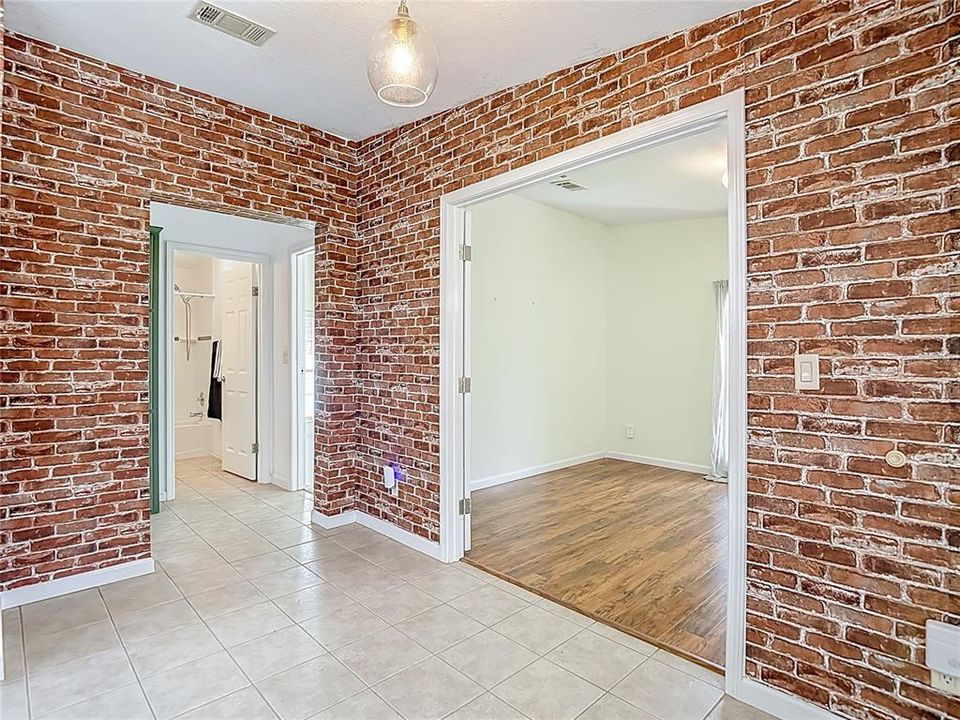 For Sale: $259,900 (2 beds, 2 baths, 1620 Square Feet)