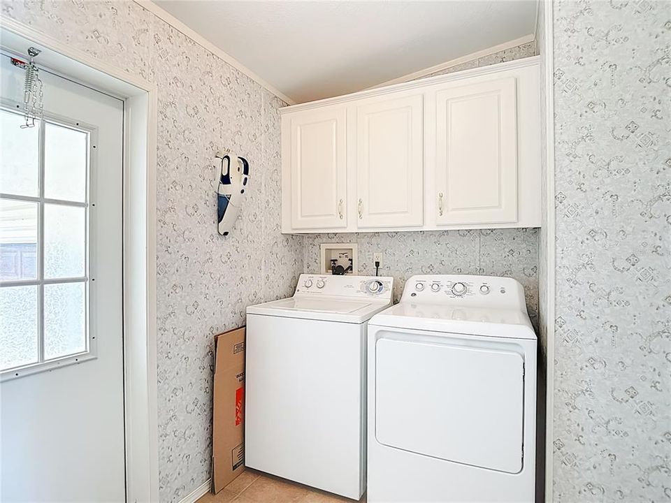 For Sale: $259,900 (2 beds, 2 baths, 1620 Square Feet)
