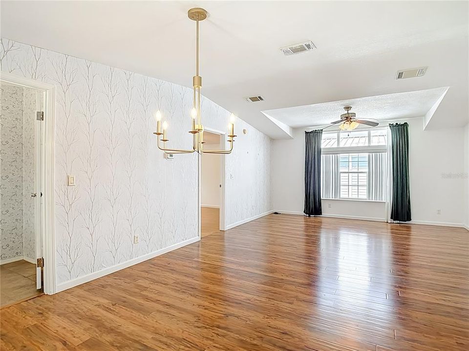 For Sale: $259,900 (2 beds, 2 baths, 1620 Square Feet)