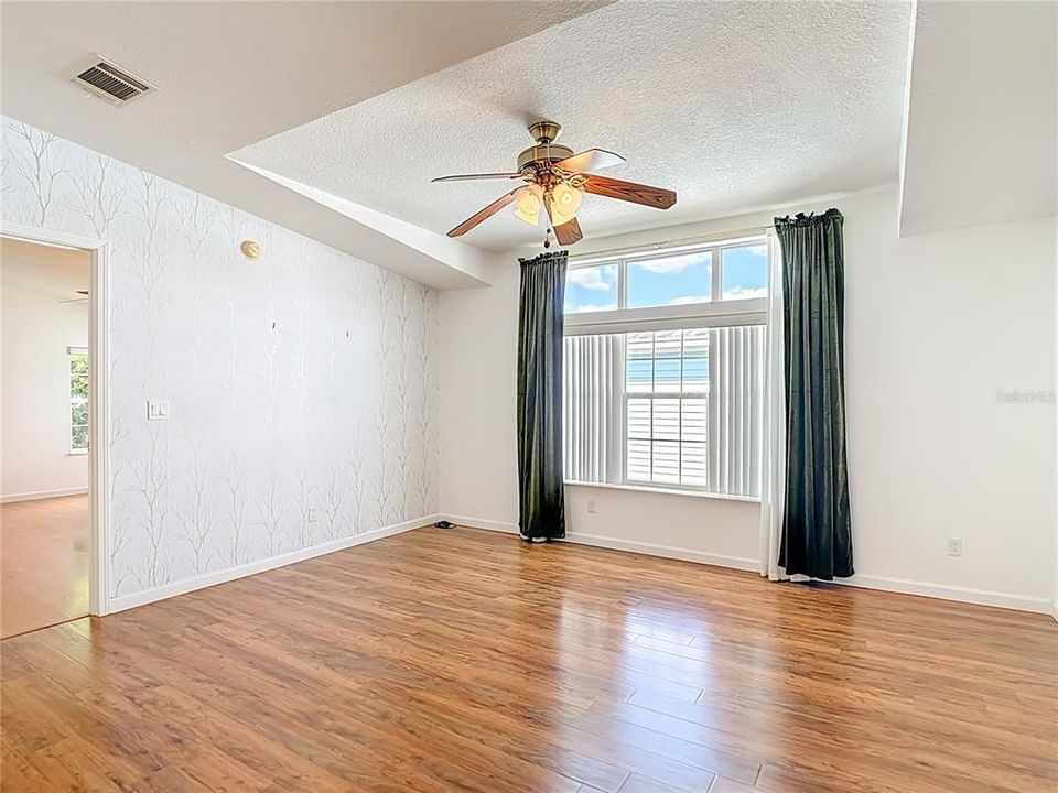 For Sale: $259,900 (2 beds, 2 baths, 1620 Square Feet)