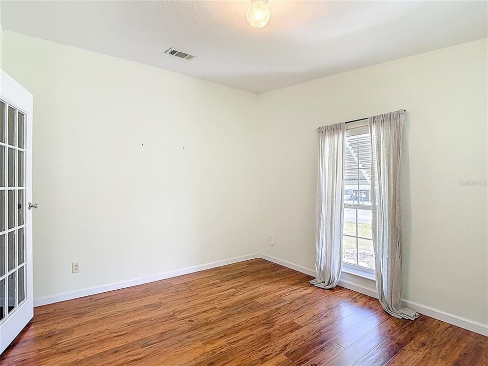 For Sale: $259,900 (2 beds, 2 baths, 1620 Square Feet)