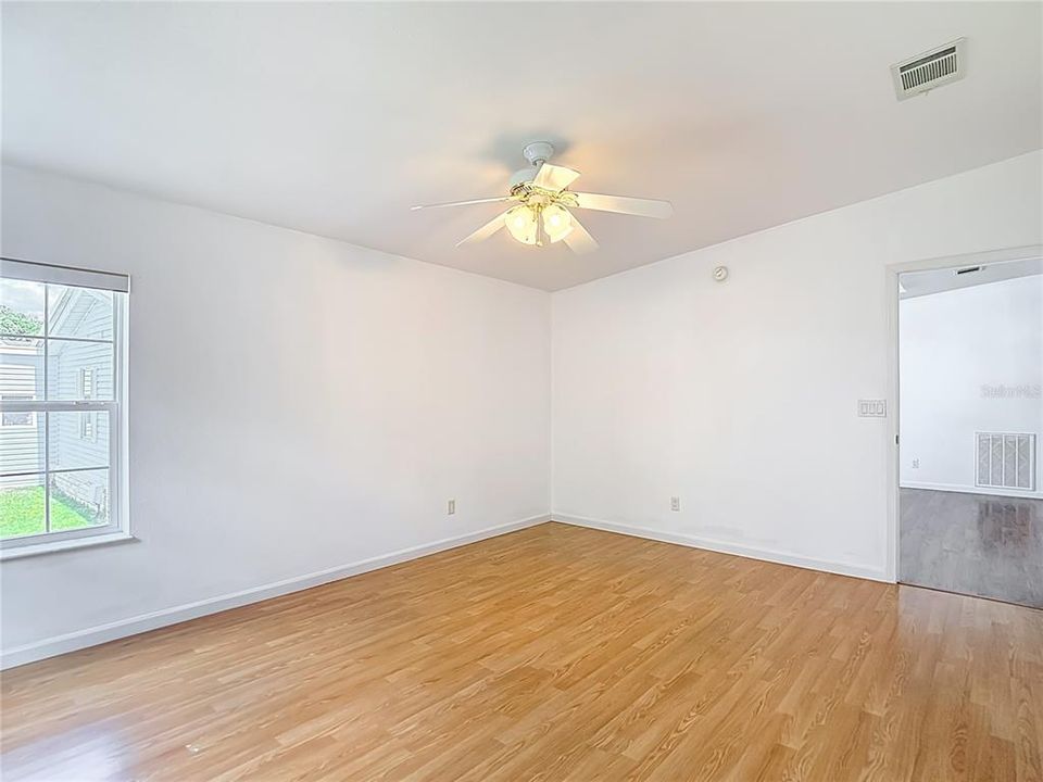 For Sale: $259,900 (2 beds, 2 baths, 1620 Square Feet)