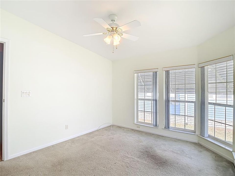 For Sale: $259,900 (2 beds, 2 baths, 1620 Square Feet)