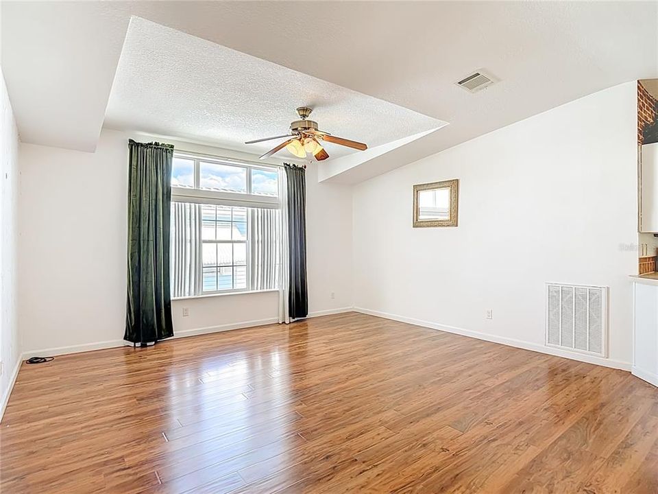 For Sale: $259,900 (2 beds, 2 baths, 1620 Square Feet)