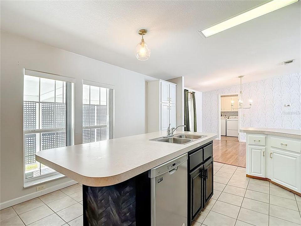 For Sale: $259,900 (2 beds, 2 baths, 1620 Square Feet)