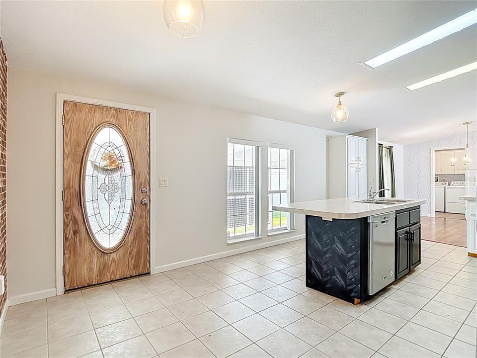 For Sale: $259,900 (2 beds, 2 baths, 1620 Square Feet)