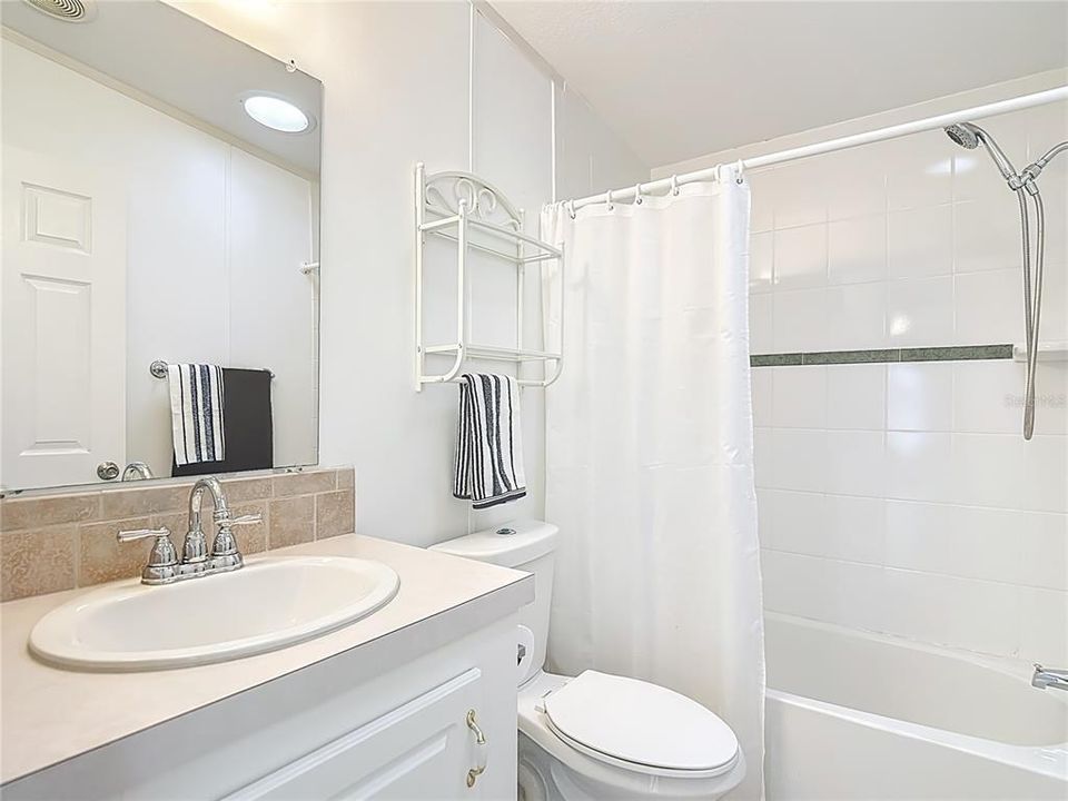 For Sale: $259,900 (2 beds, 2 baths, 1620 Square Feet)