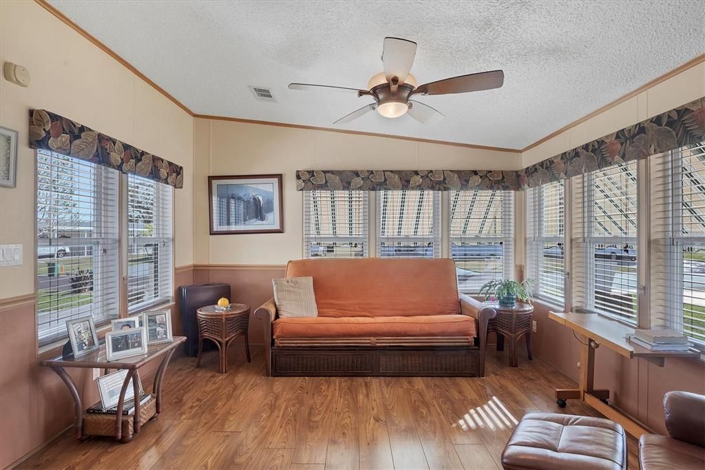 For Sale: $269,500 (2 beds, 2 baths, 1312 Square Feet)