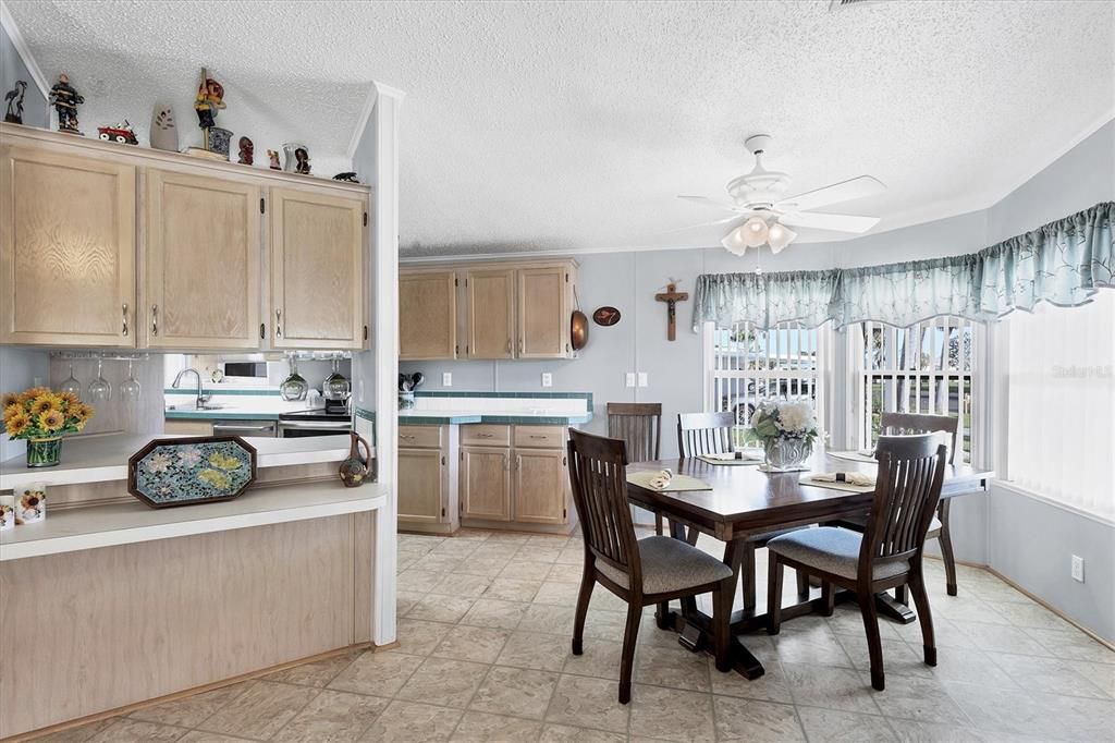 For Sale: $269,500 (2 beds, 2 baths, 1312 Square Feet)