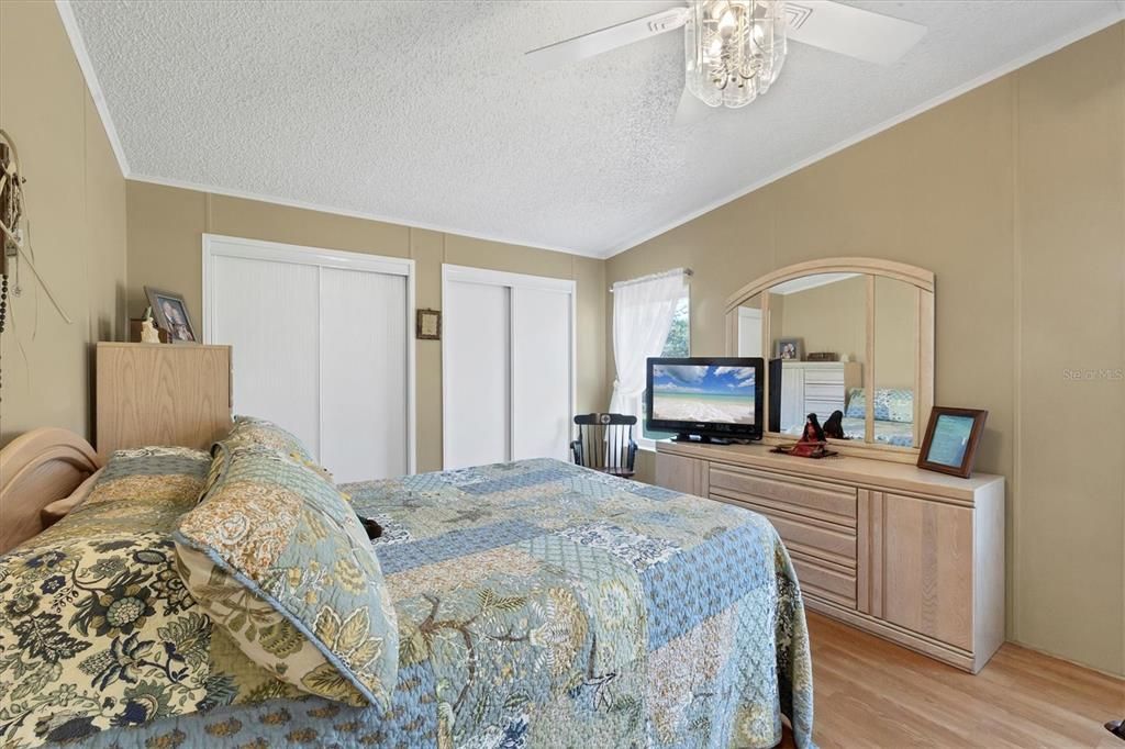 For Sale: $269,500 (2 beds, 2 baths, 1312 Square Feet)