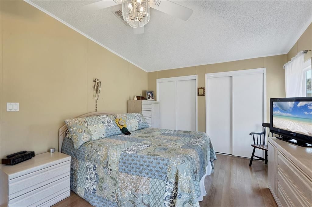 For Sale: $269,500 (2 beds, 2 baths, 1312 Square Feet)