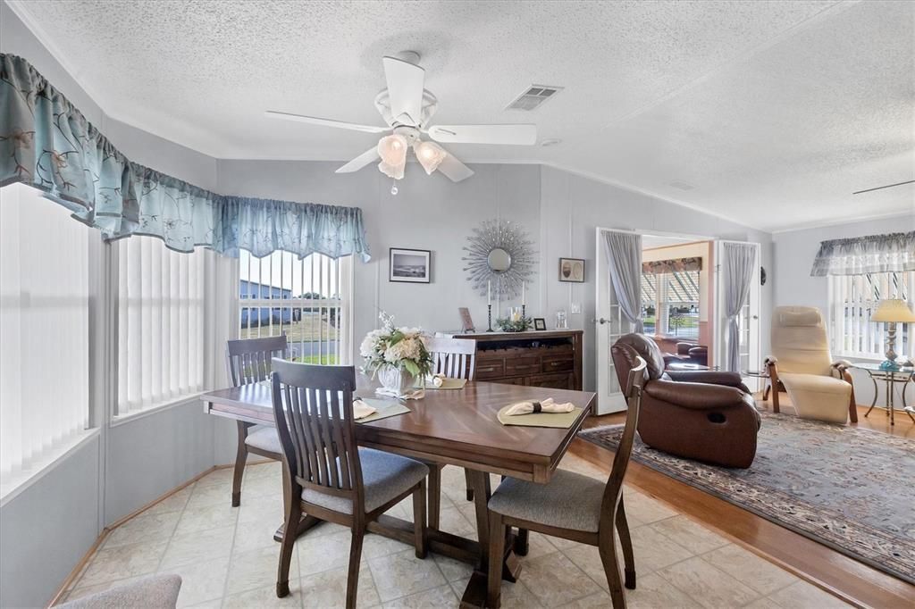 For Sale: $269,500 (2 beds, 2 baths, 1312 Square Feet)