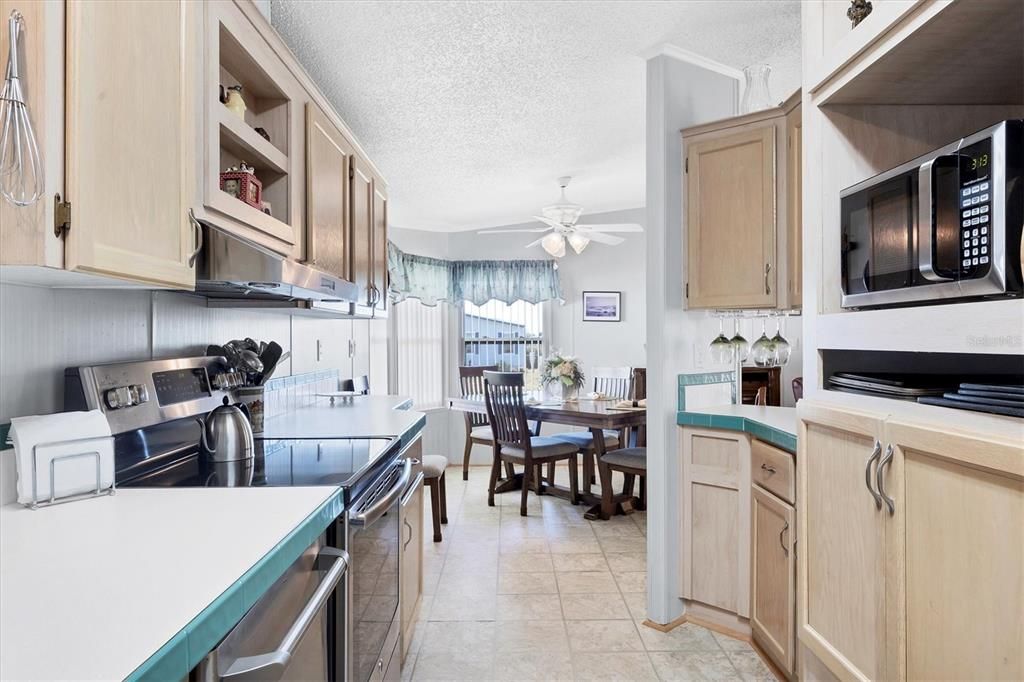 For Sale: $269,500 (2 beds, 2 baths, 1312 Square Feet)