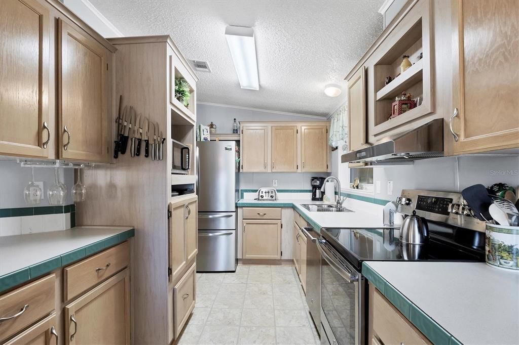 For Sale: $269,500 (2 beds, 2 baths, 1312 Square Feet)