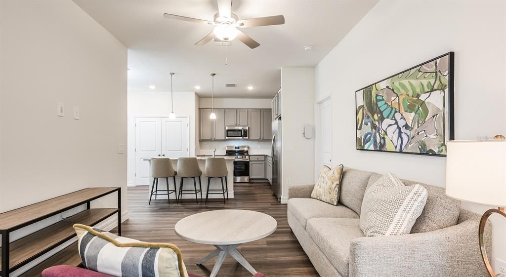 For Rent: $1,669 (1 beds, 1 baths, 726 Square Feet)